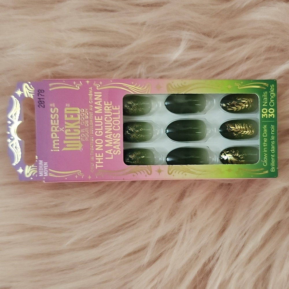 LIMITED EDITION!! Brand New KISS IMPRESS X WICKED False Nails-M